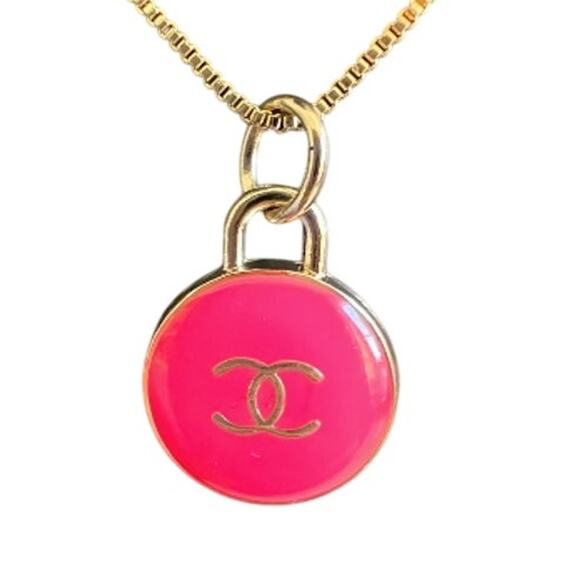 Chanel Bold Pink & Gold Circle CC Pendant Box Cable Necklace (CCXX033) - Picture 2 of 4